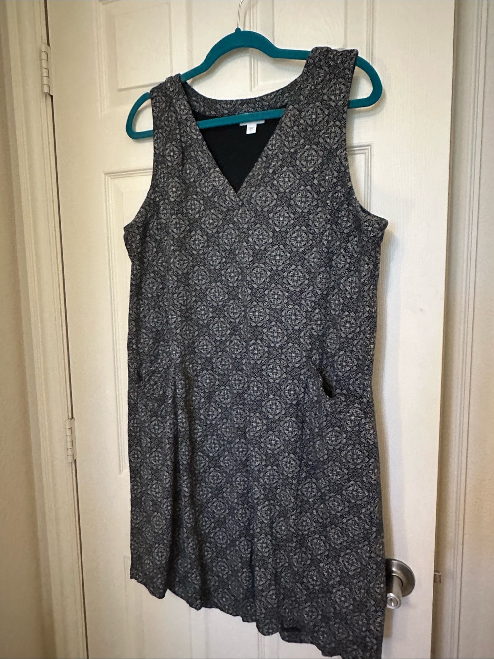 J Jill sleeveless dress with pockets L